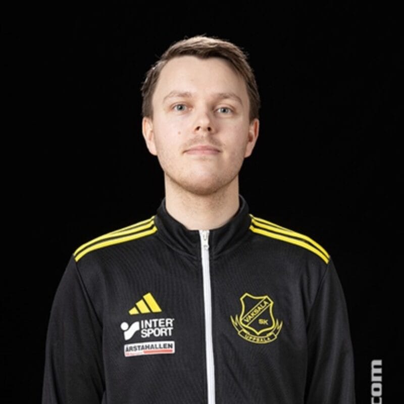 Joel Carlstedt iförd idrottsjacka